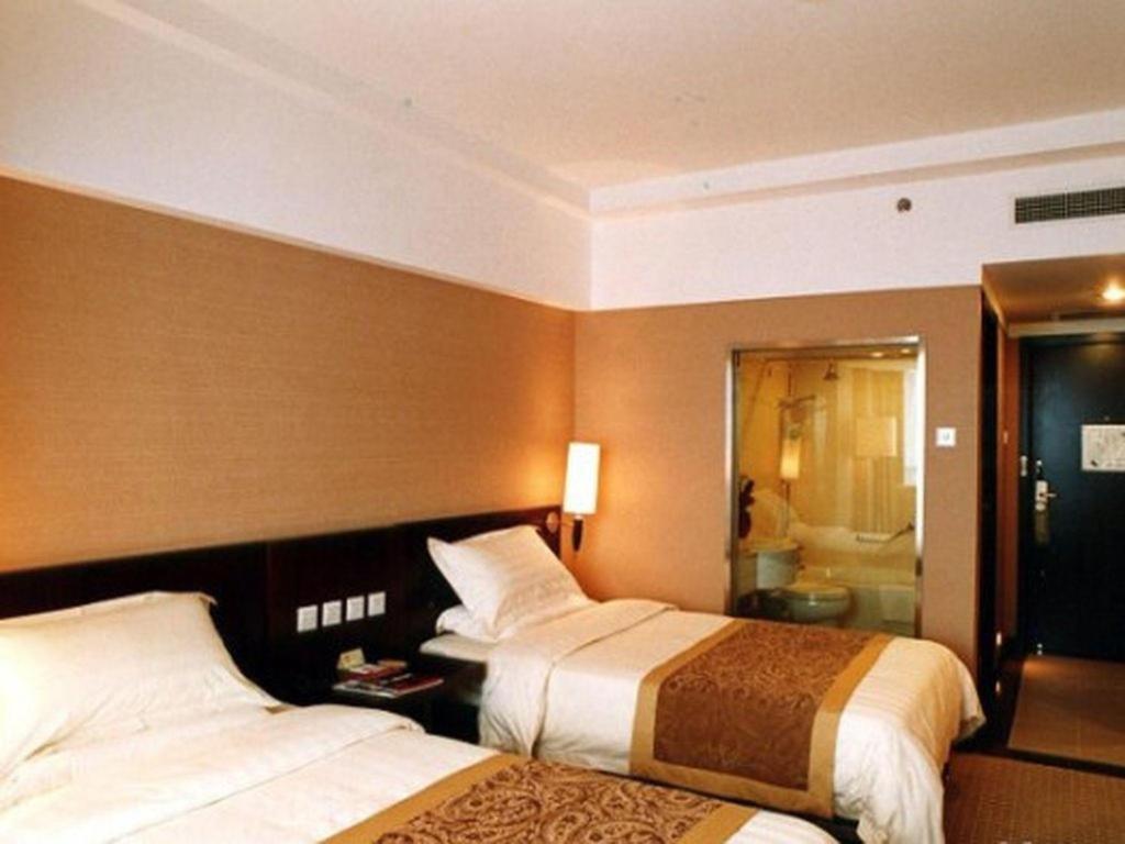 Dong Fang Hotel Pekín Exterior foto
